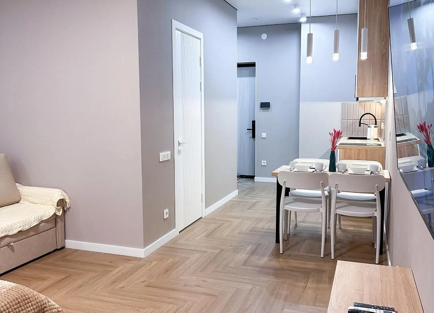 Современная Студия В 2 Минут До Мега Парка Almaty Apartment